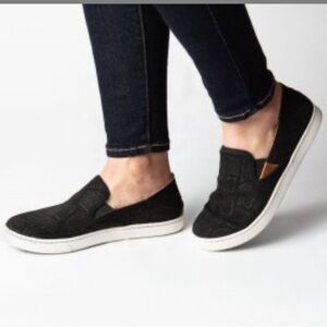 OluKai Pehuea Leather- black women's shoes